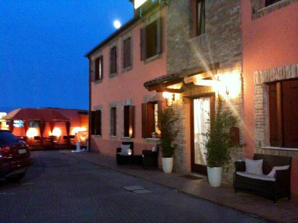Hotel Le Corti Pitstop Ferrara Exterior photo