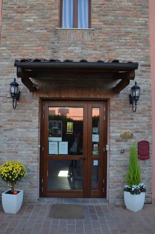 Hotel Le Corti Pitstop Ferrara Exterior photo